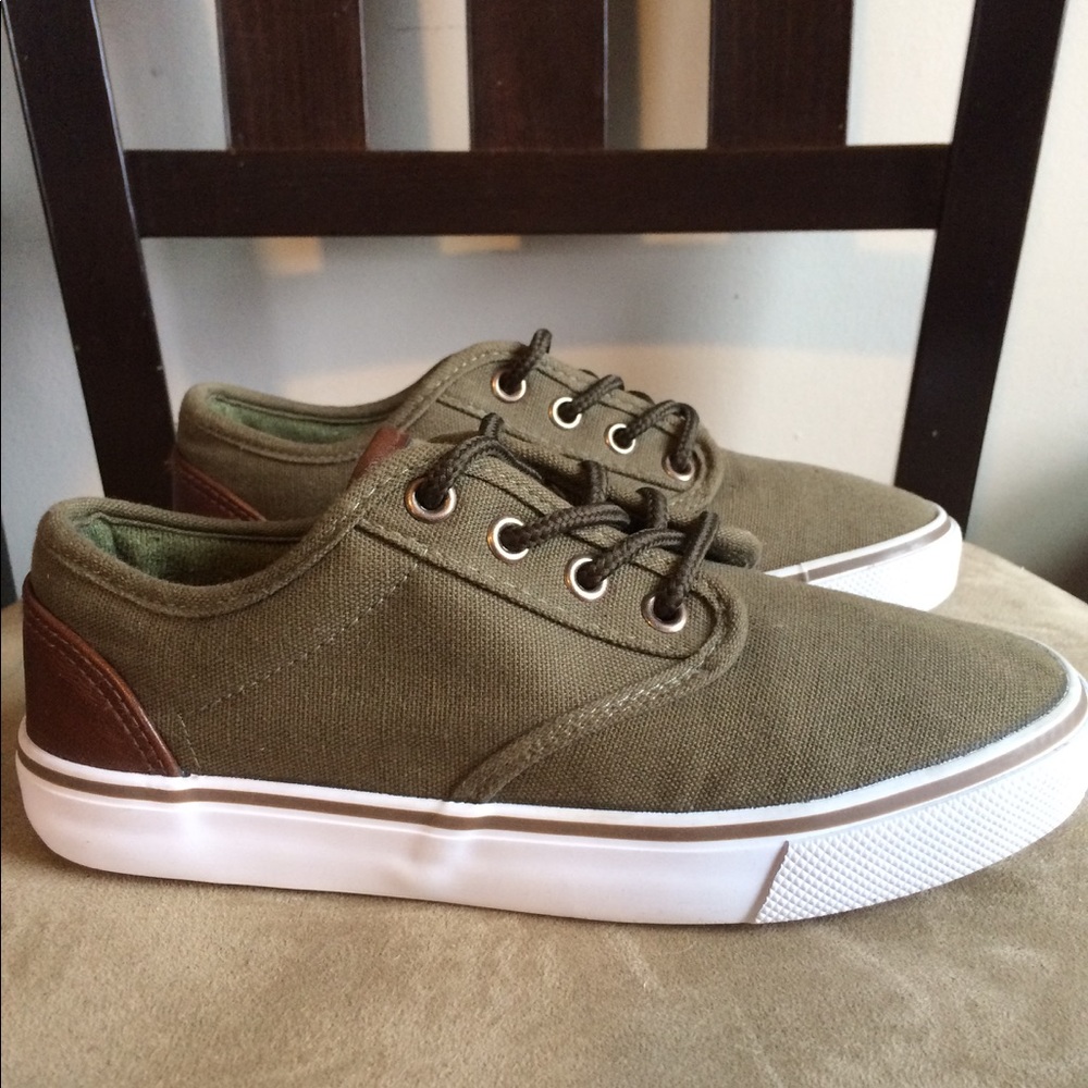 Big boy olive green dress shoes 3y